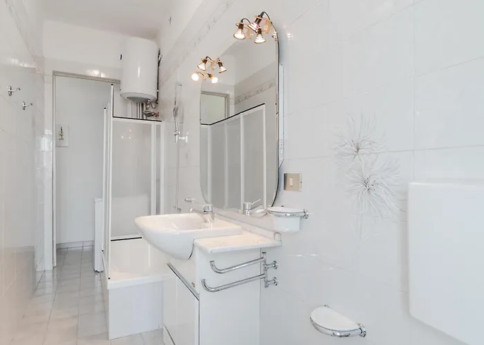 Casa Galluzzi, Ac Daire *